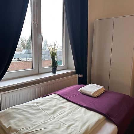110 qm Große Wohnung direkt am Hauptbahnhof Neumünster Exterior foto