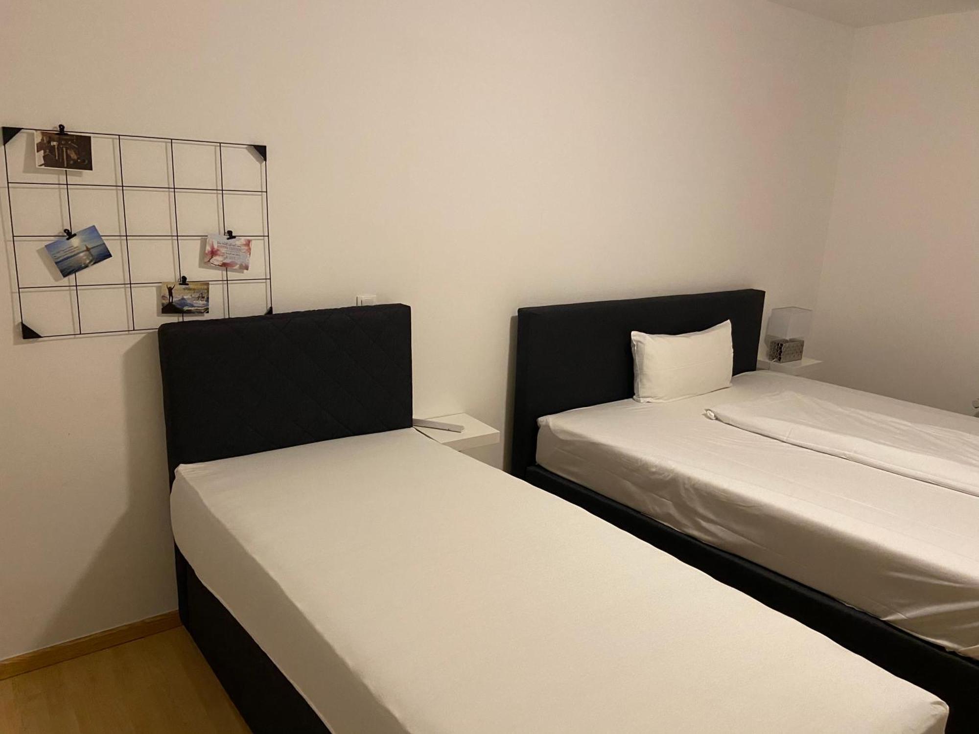 110 qm Große Wohnung direkt am Hauptbahnhof Neumünster Exterior foto