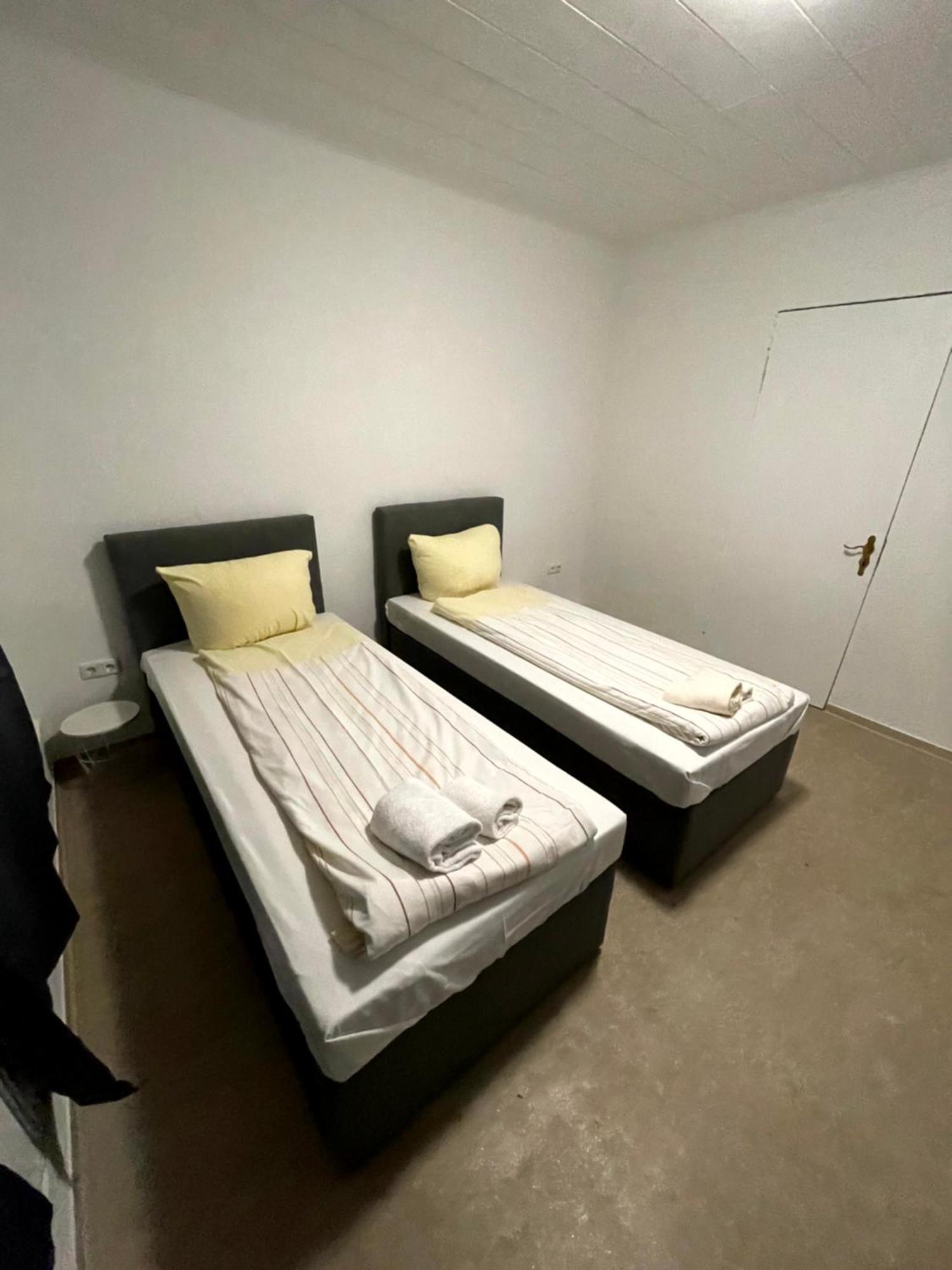 110 qm Große Wohnung direkt am Hauptbahnhof Neumünster Exterior foto