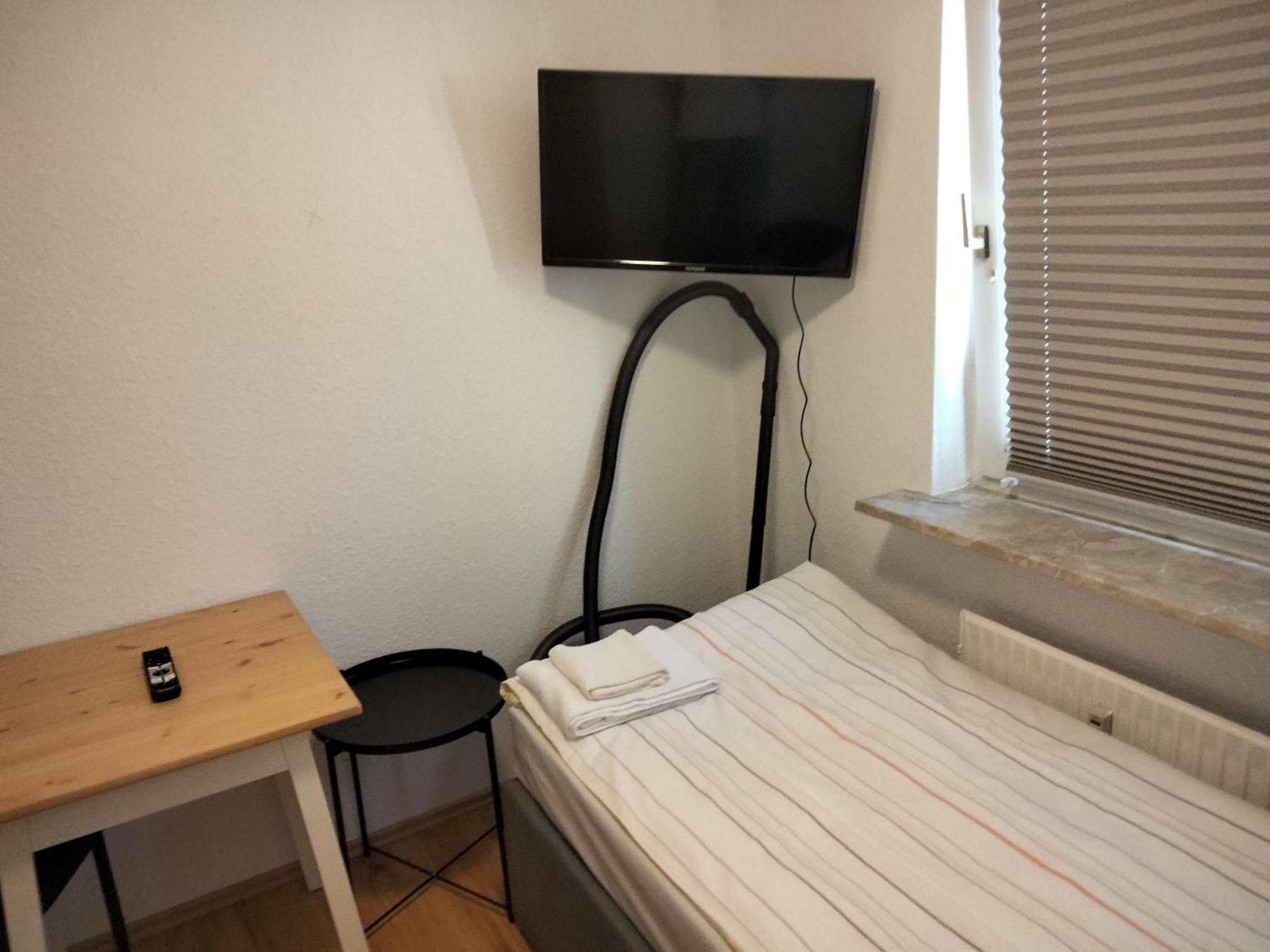 110 qm Große Wohnung direkt am Hauptbahnhof Neumünster Exterior foto