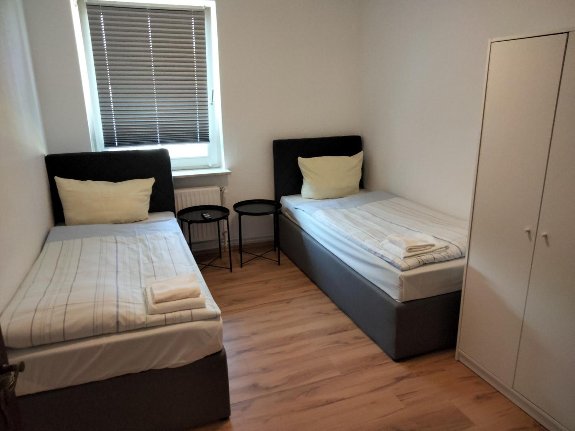 110 qm Große Wohnung direkt am Hauptbahnhof Neumünster Exterior foto