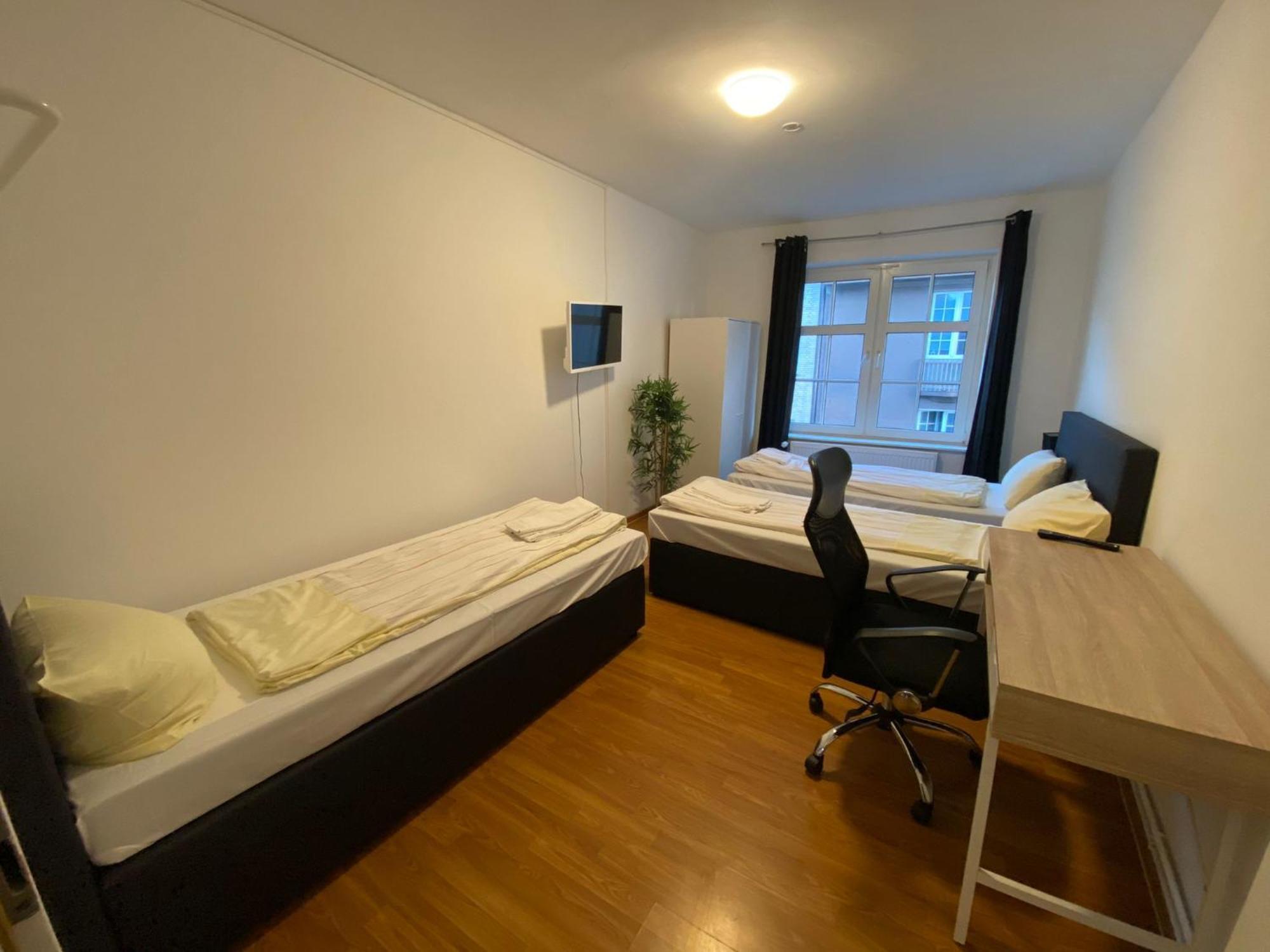110 qm Große Wohnung direkt am Hauptbahnhof Neumünster Exterior foto