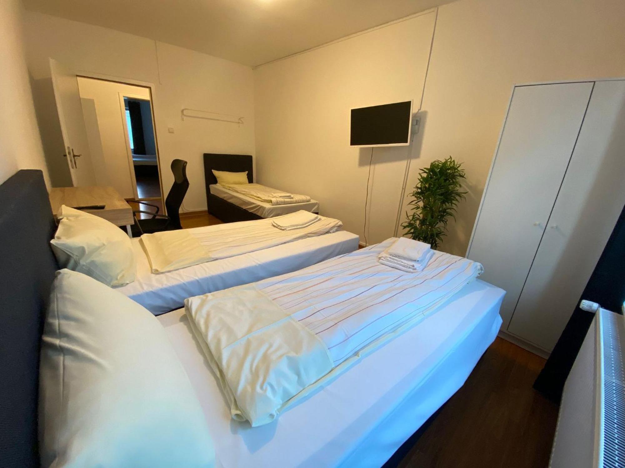110 qm Große Wohnung direkt am Hauptbahnhof Neumünster Exterior foto