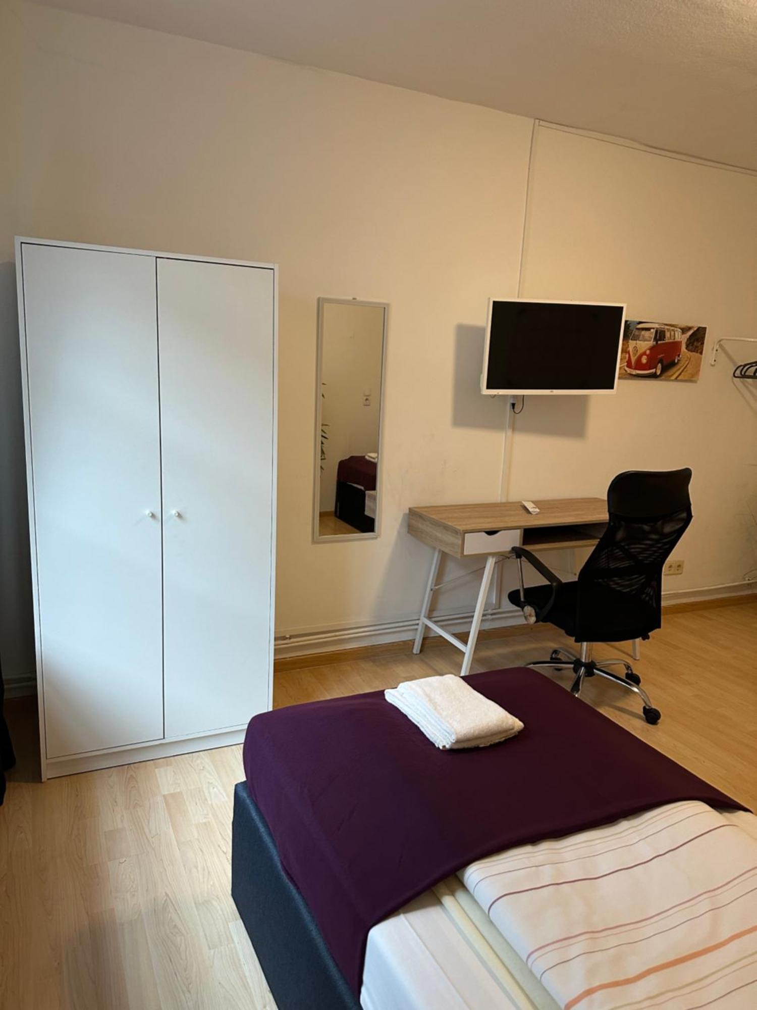 110 qm Große Wohnung direkt am Hauptbahnhof Neumünster Exterior foto