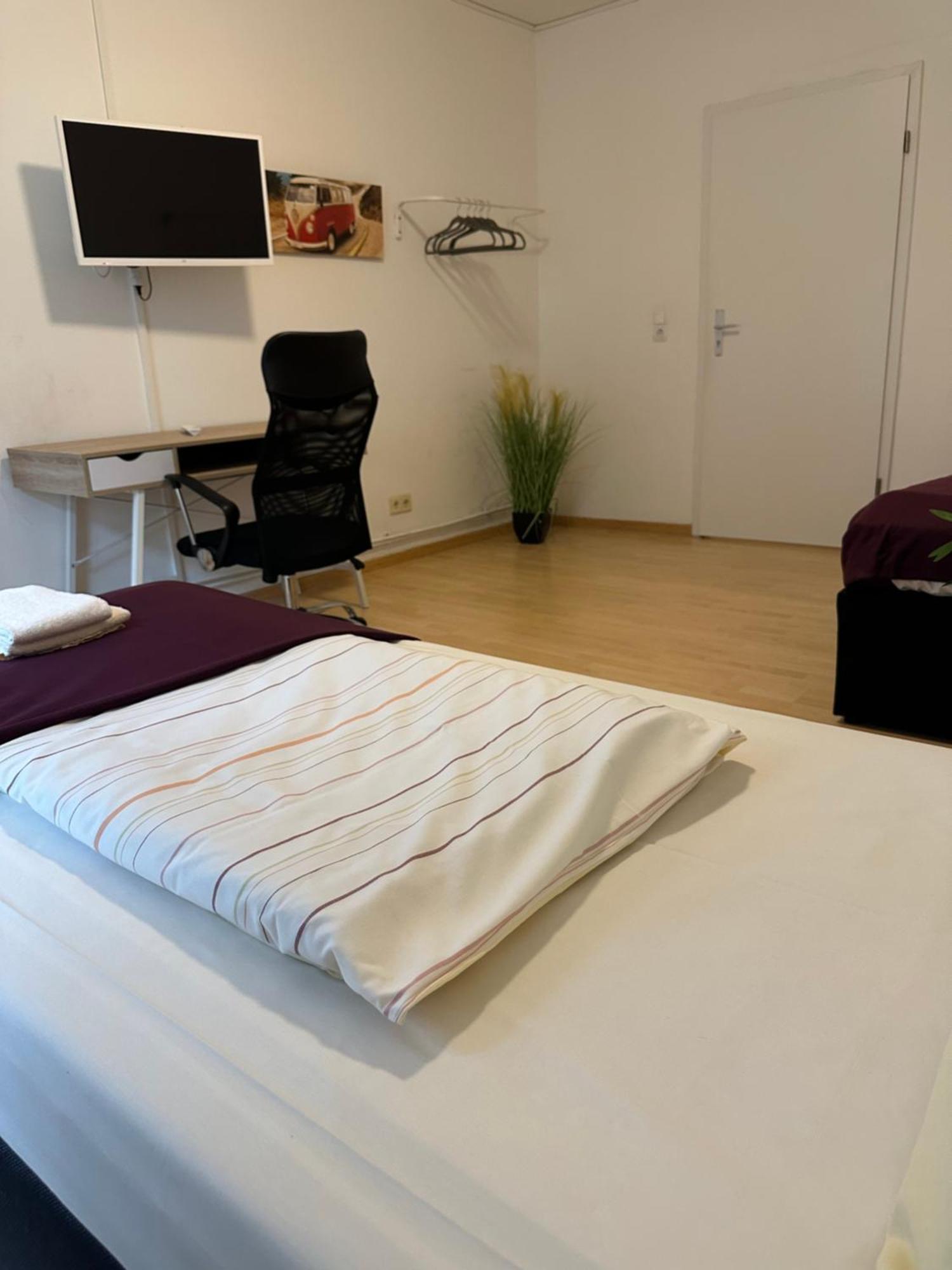 110 qm Große Wohnung direkt am Hauptbahnhof Neumünster Exterior foto