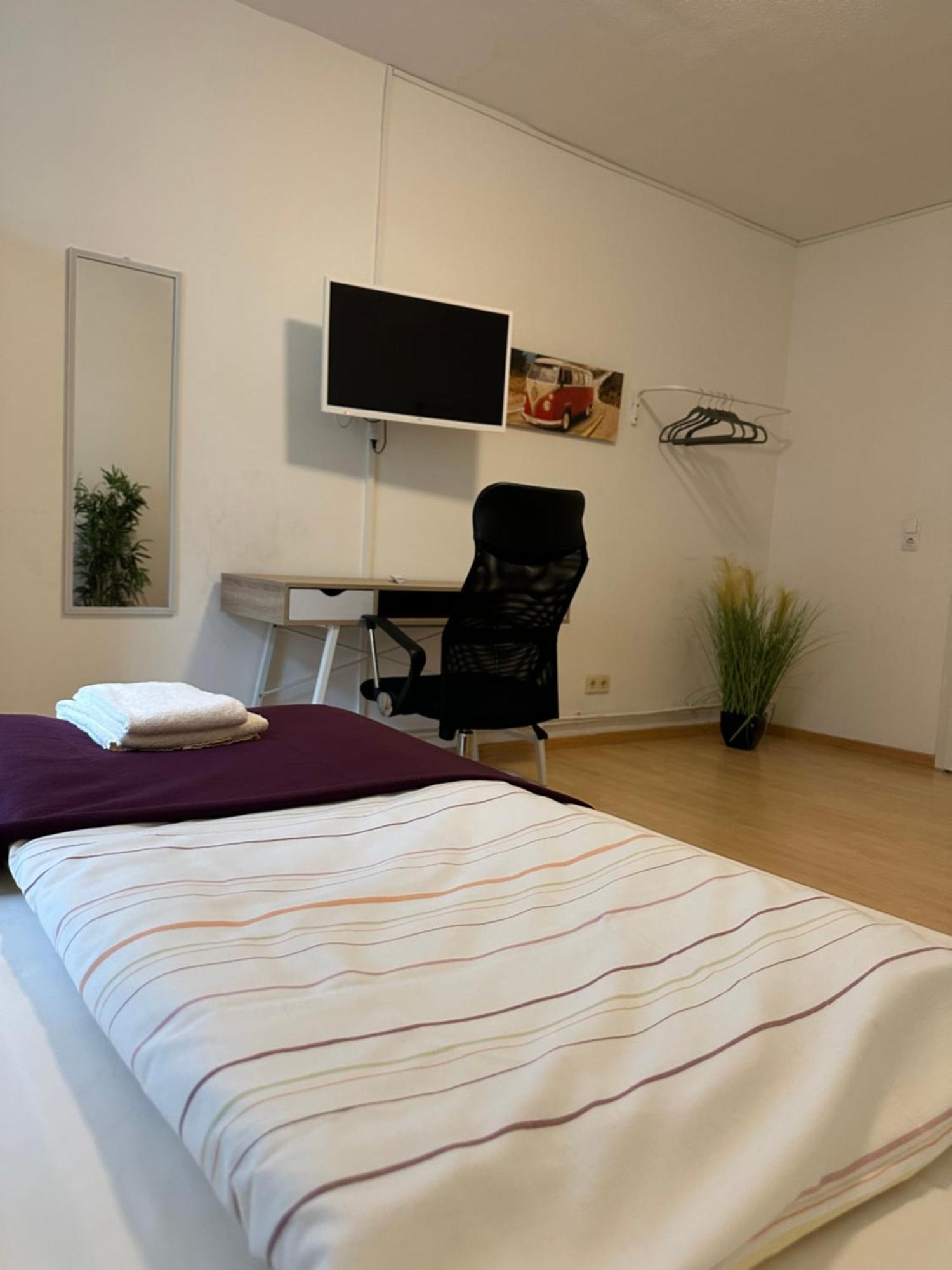 110 qm Große Wohnung direkt am Hauptbahnhof Neumünster Exterior foto