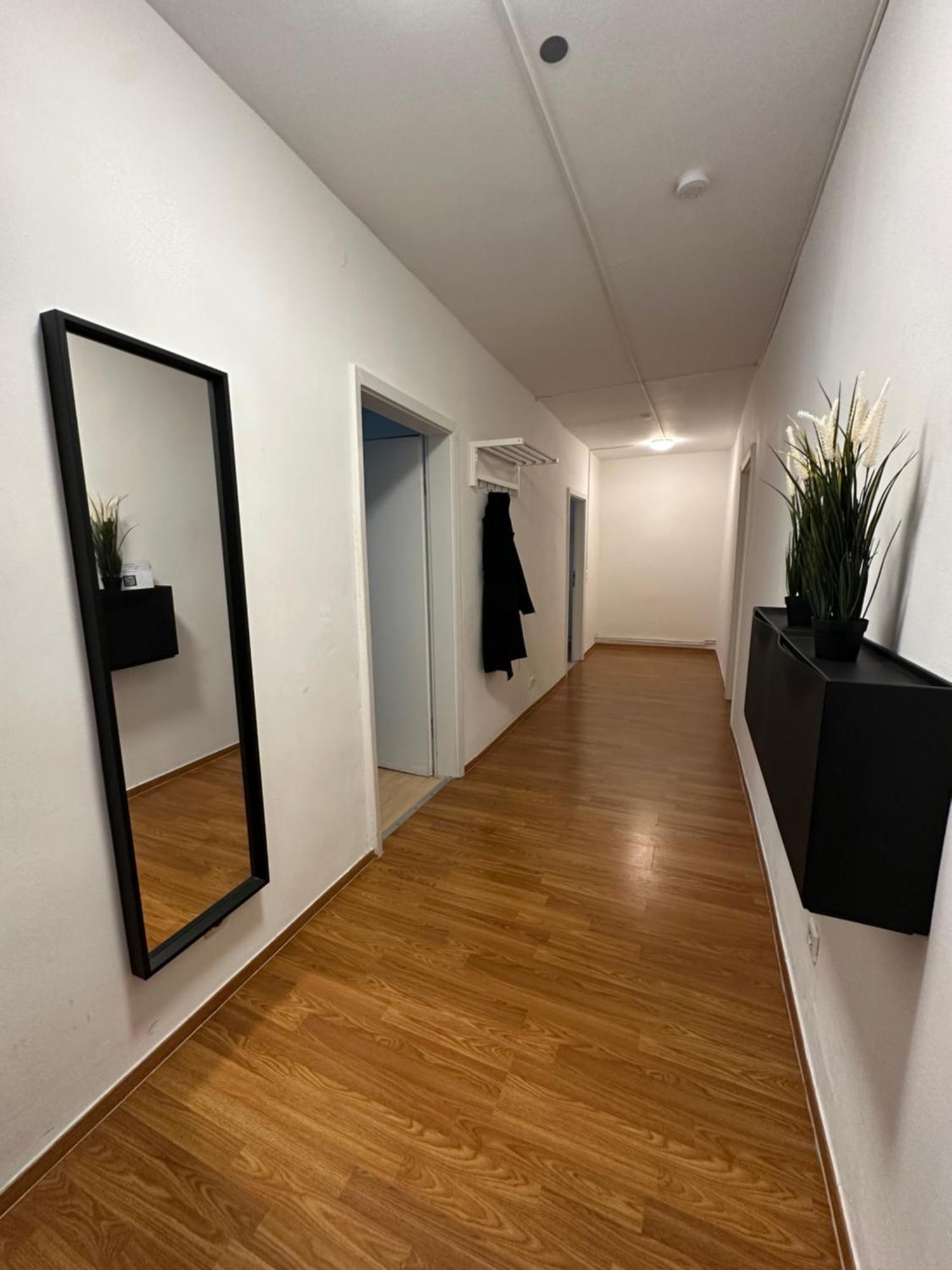 110 qm Große Wohnung direkt am Hauptbahnhof Neumünster Exterior foto