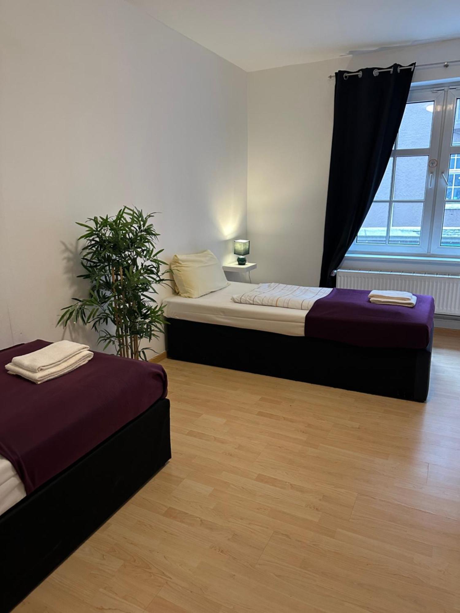 110 qm Große Wohnung direkt am Hauptbahnhof Neumünster Exterior foto