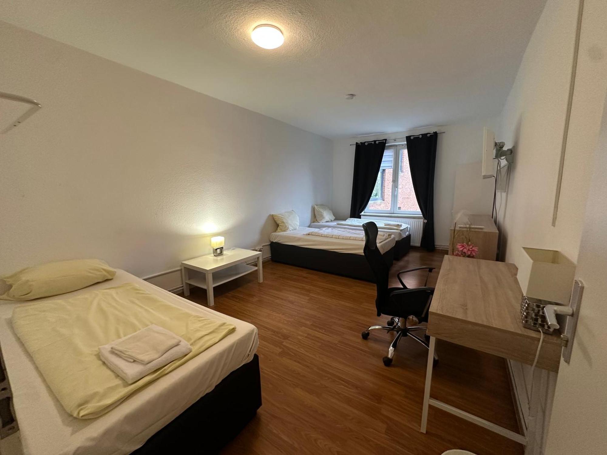 110 qm Große Wohnung direkt am Hauptbahnhof Neumünster Exterior foto