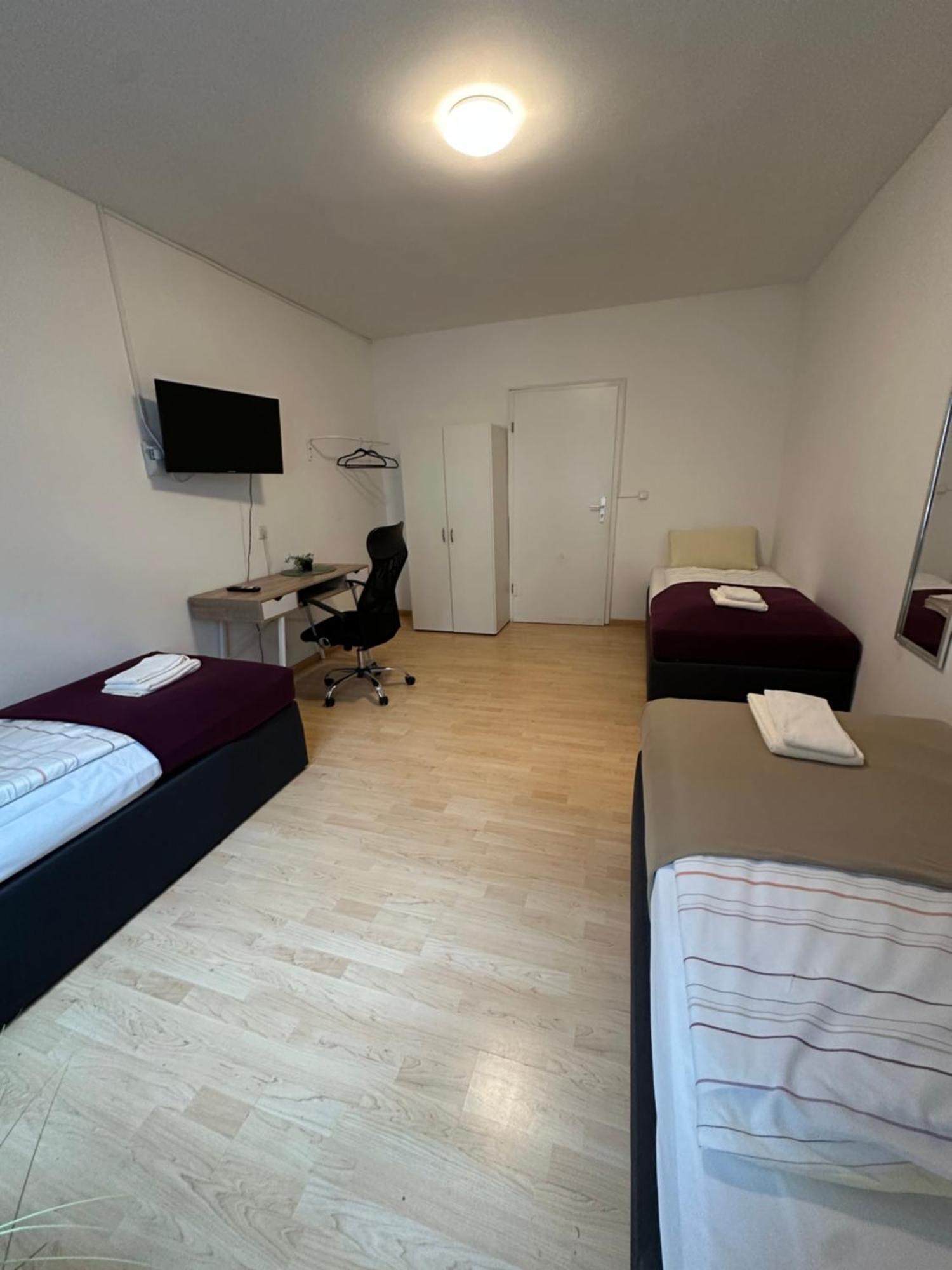 110 qm Große Wohnung direkt am Hauptbahnhof Neumünster Exterior foto