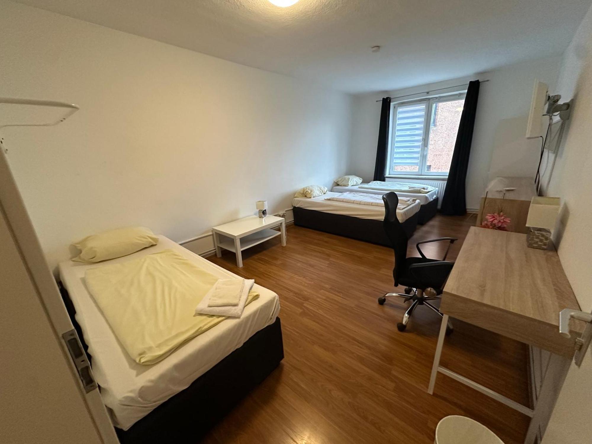 110 qm Große Wohnung direkt am Hauptbahnhof Neumünster Exterior foto