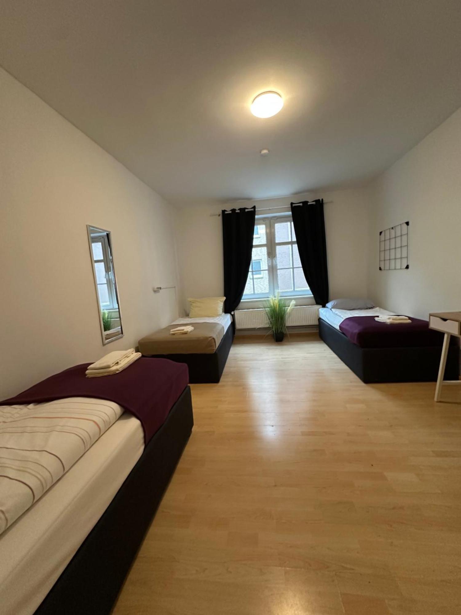 110 qm Große Wohnung direkt am Hauptbahnhof Neumünster Exterior foto