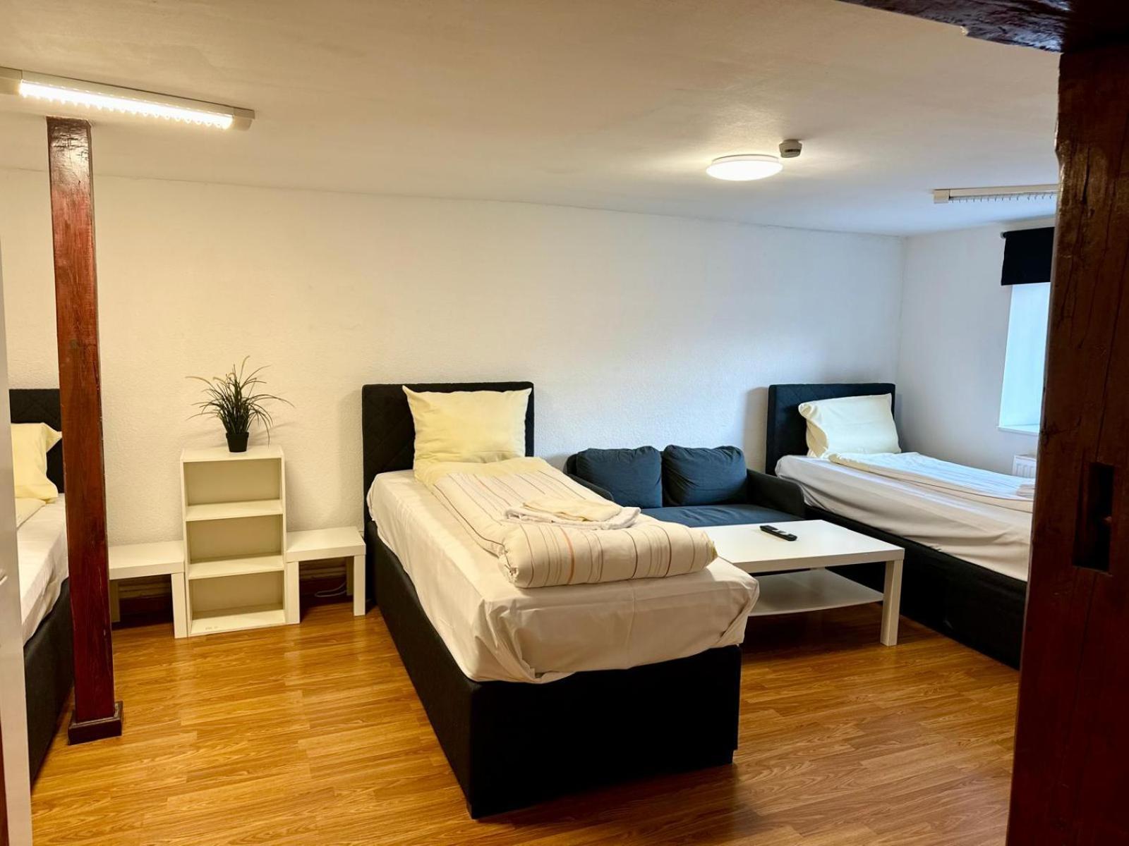 110 qm Große Wohnung direkt am Hauptbahnhof Neumünster Exterior foto